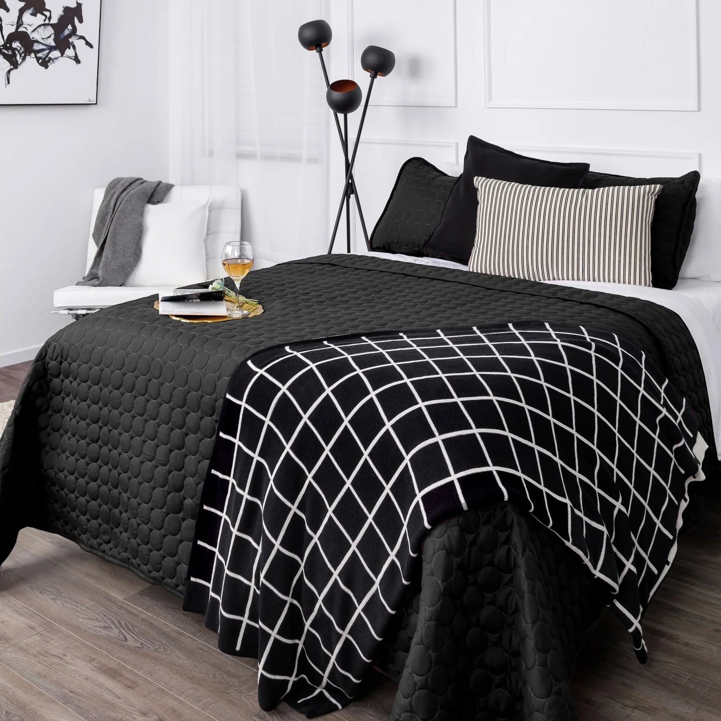 Circles Classic Quilt Set, Black