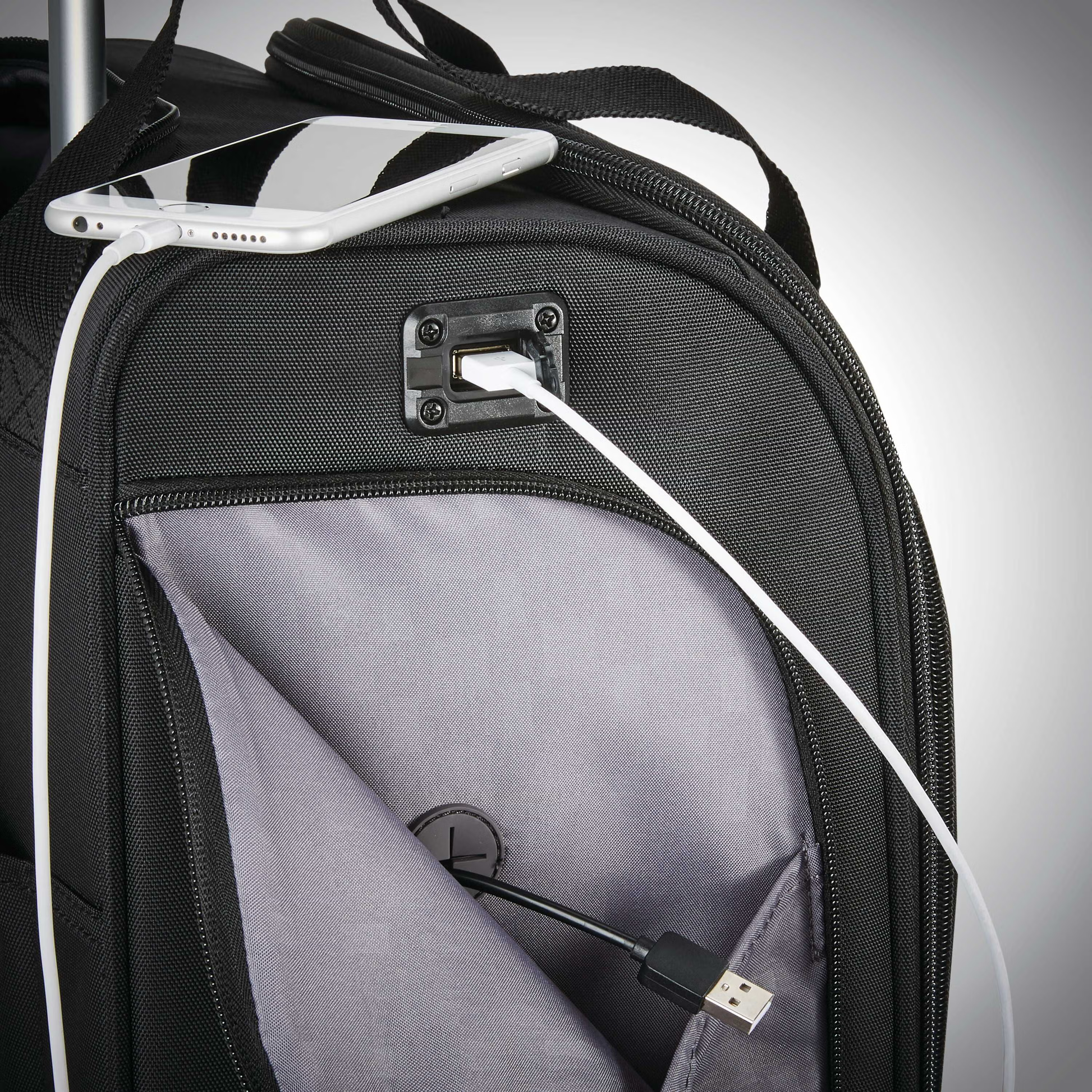 Samsonite Wheeled Underseater Carry-On with USB Port